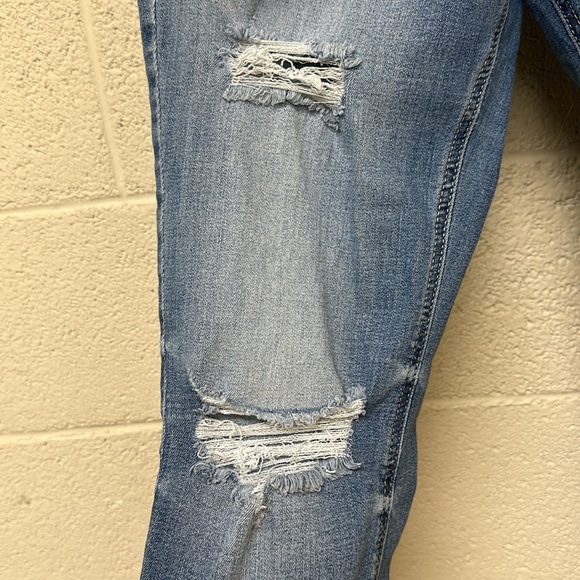 Silver Jean Co Capris - Picture 2 of 4